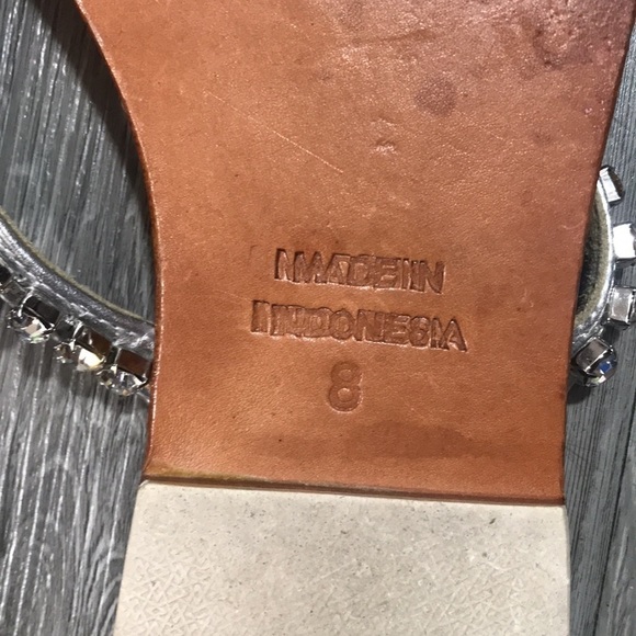 Mystique Silver Rhinestone Thong Style Leather Sandals size 8 - Picture 8 of 9